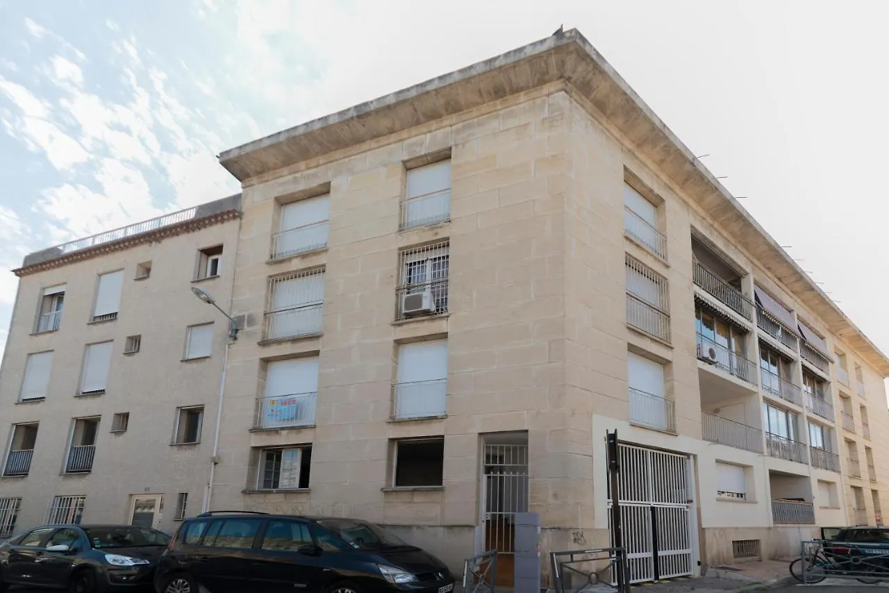 Appartement De Charme - Vue Sur Remparts - Wifi Gratuit - Parking Payant A Proximite Avignon Apartment